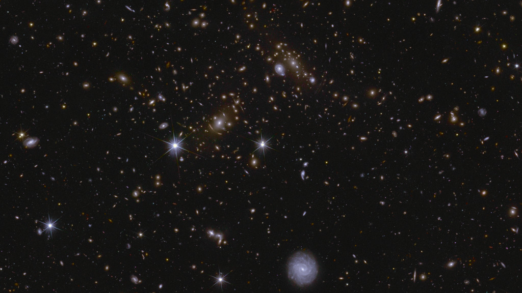 Ews-q1-edfs_clusters-r4-gal-4k2k.v8c
